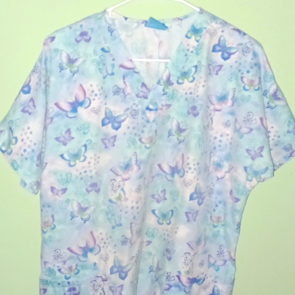 H.Q. scrub top